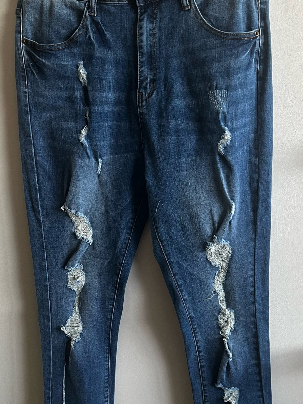 High-Rise Distressed Dark Blue Women's Jeans